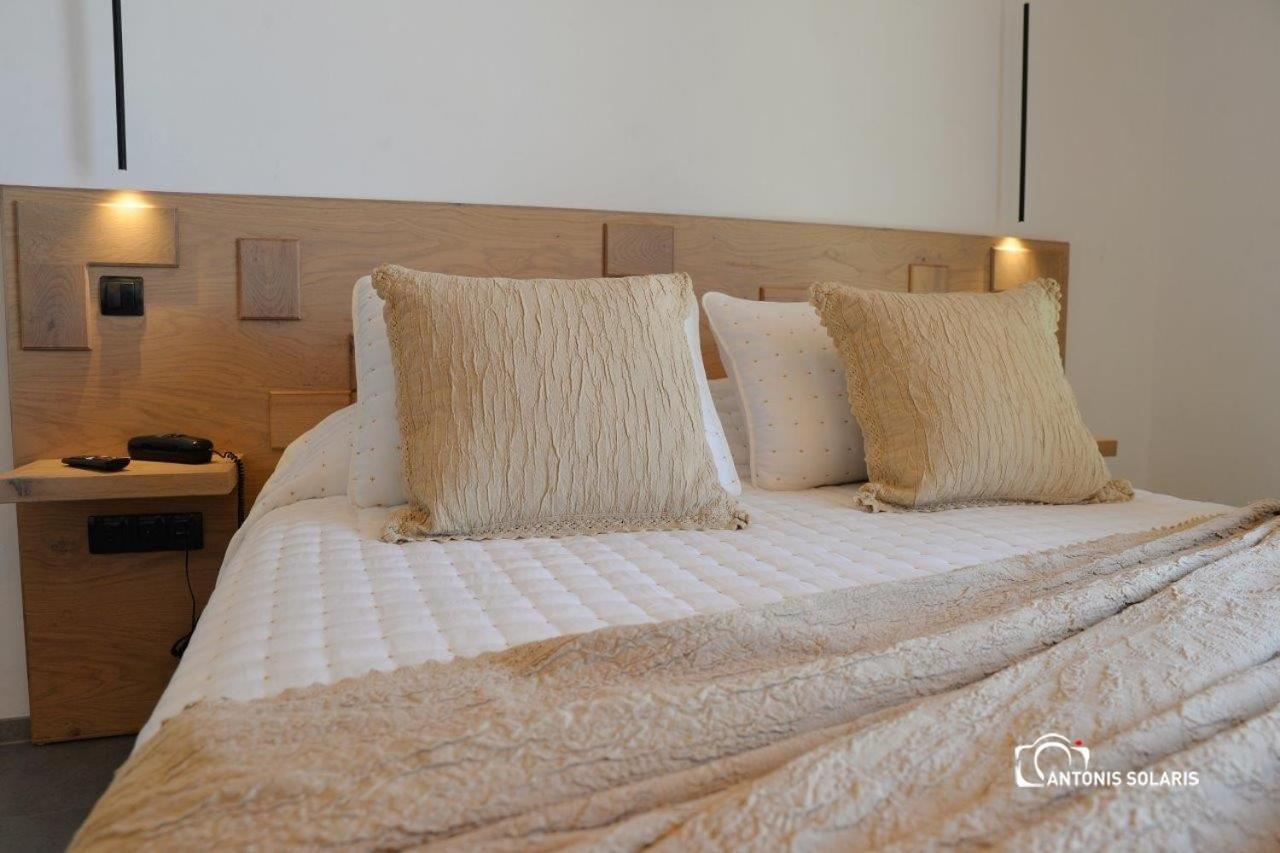 Nisaki Hotel & Elite Suites 埃尔莫波利斯 外观 照片