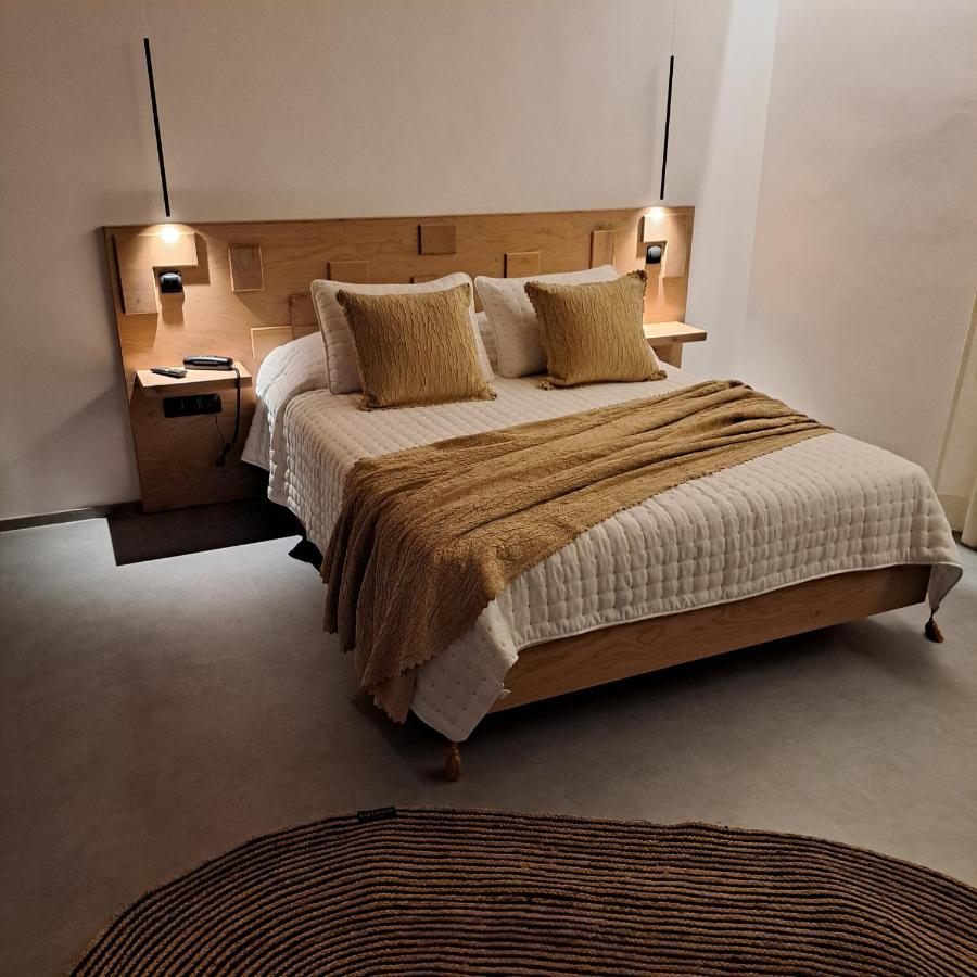 Nisaki Hotel & Elite Suites 埃尔莫波利斯 外观 照片