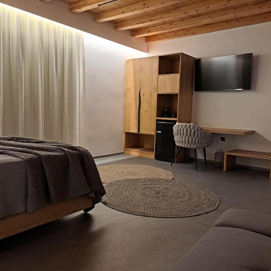 Nisaki Hotel & Elite Suites 埃尔莫波利斯 外观 照片