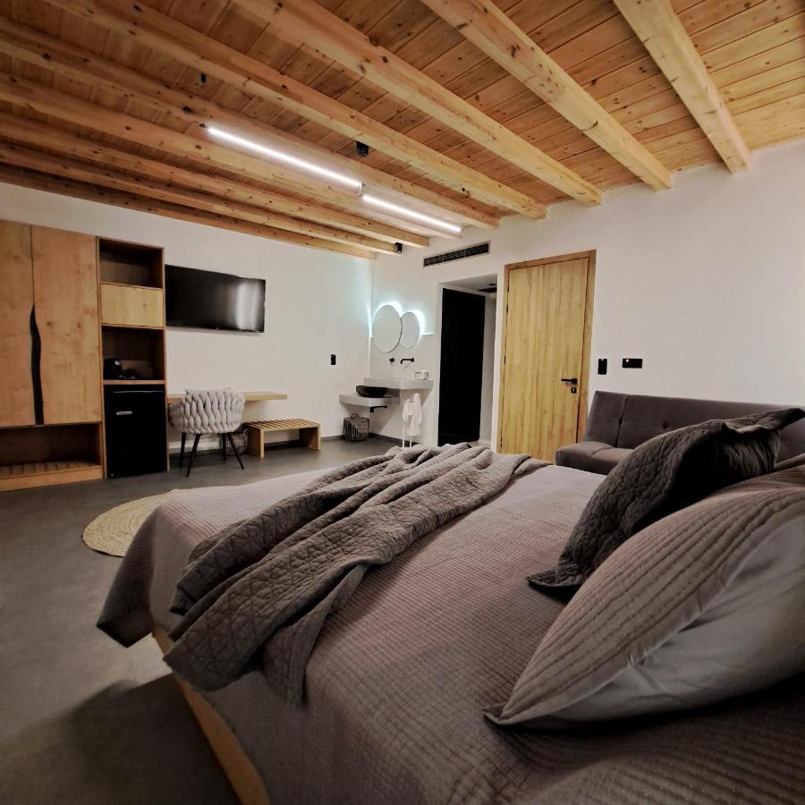 Nisaki Hotel & Elite Suites 埃尔莫波利斯 外观 照片