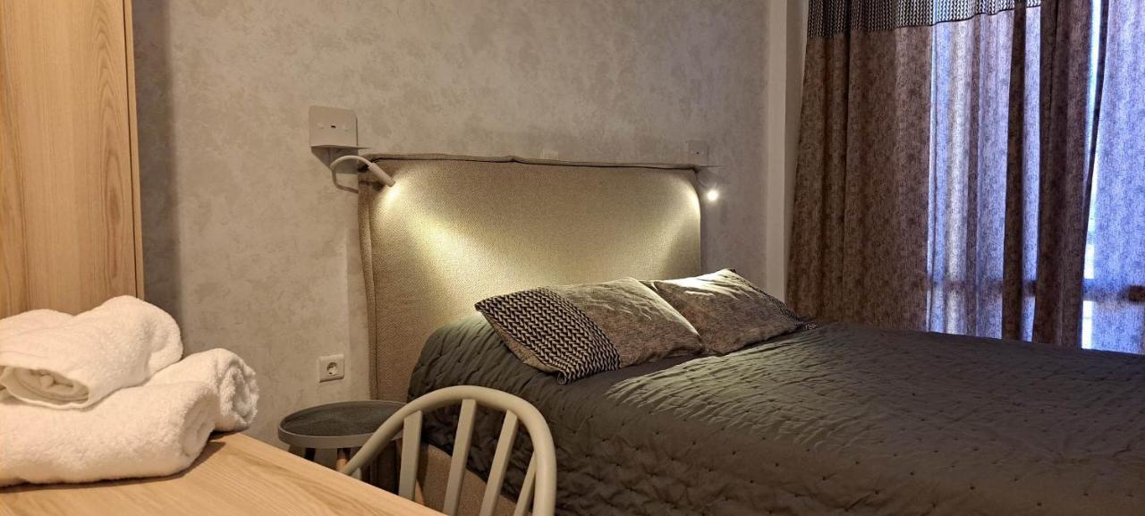 Nisaki Hotel & Elite Suites 埃尔莫波利斯 外观 照片