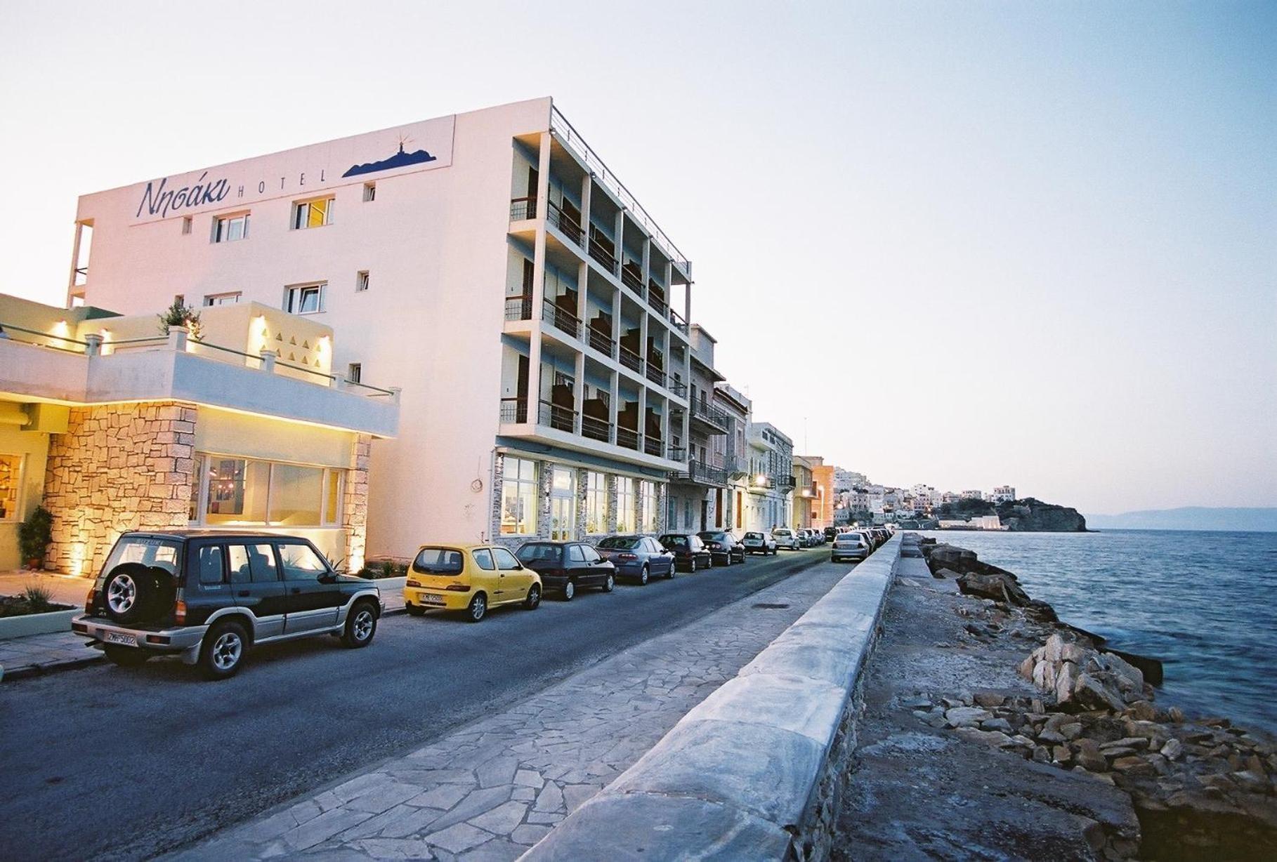 Nisaki Hotel & Elite Suites 埃尔莫波利斯 外观 照片