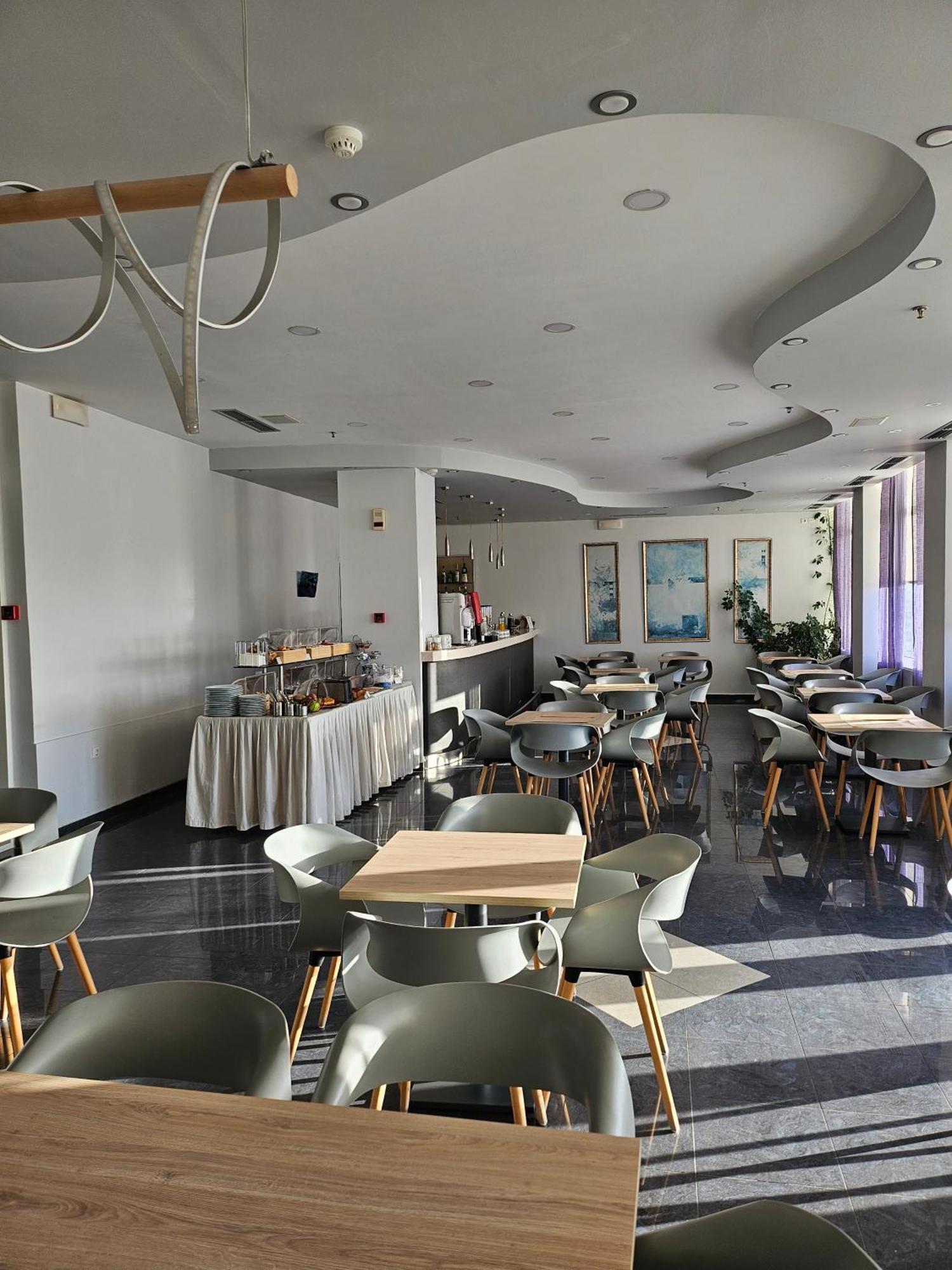 Nisaki Hotel & Elite Suites 埃尔莫波利斯 外观 照片