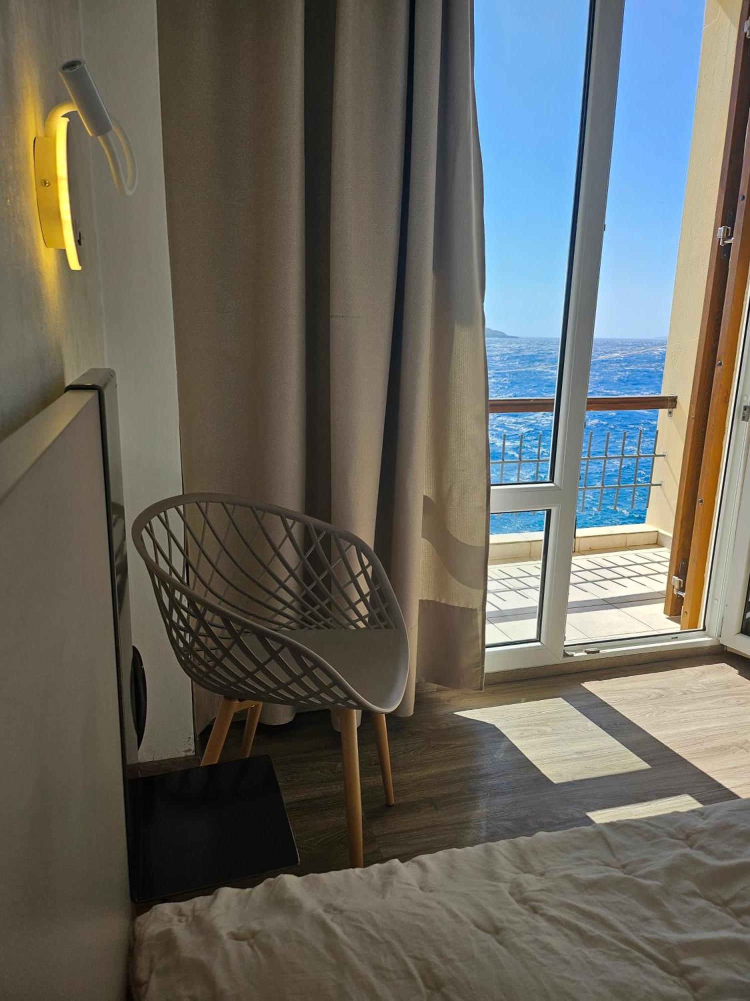 Nisaki Hotel & Elite Suites 埃尔莫波利斯 外观 照片