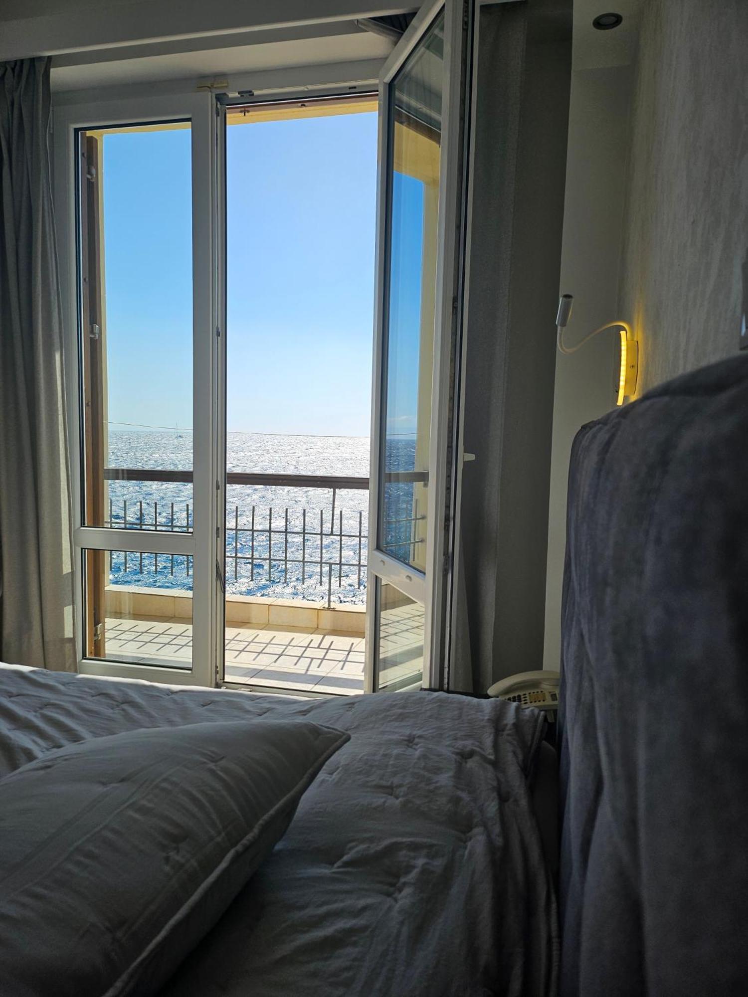 Nisaki Hotel & Elite Suites 埃尔莫波利斯 外观 照片