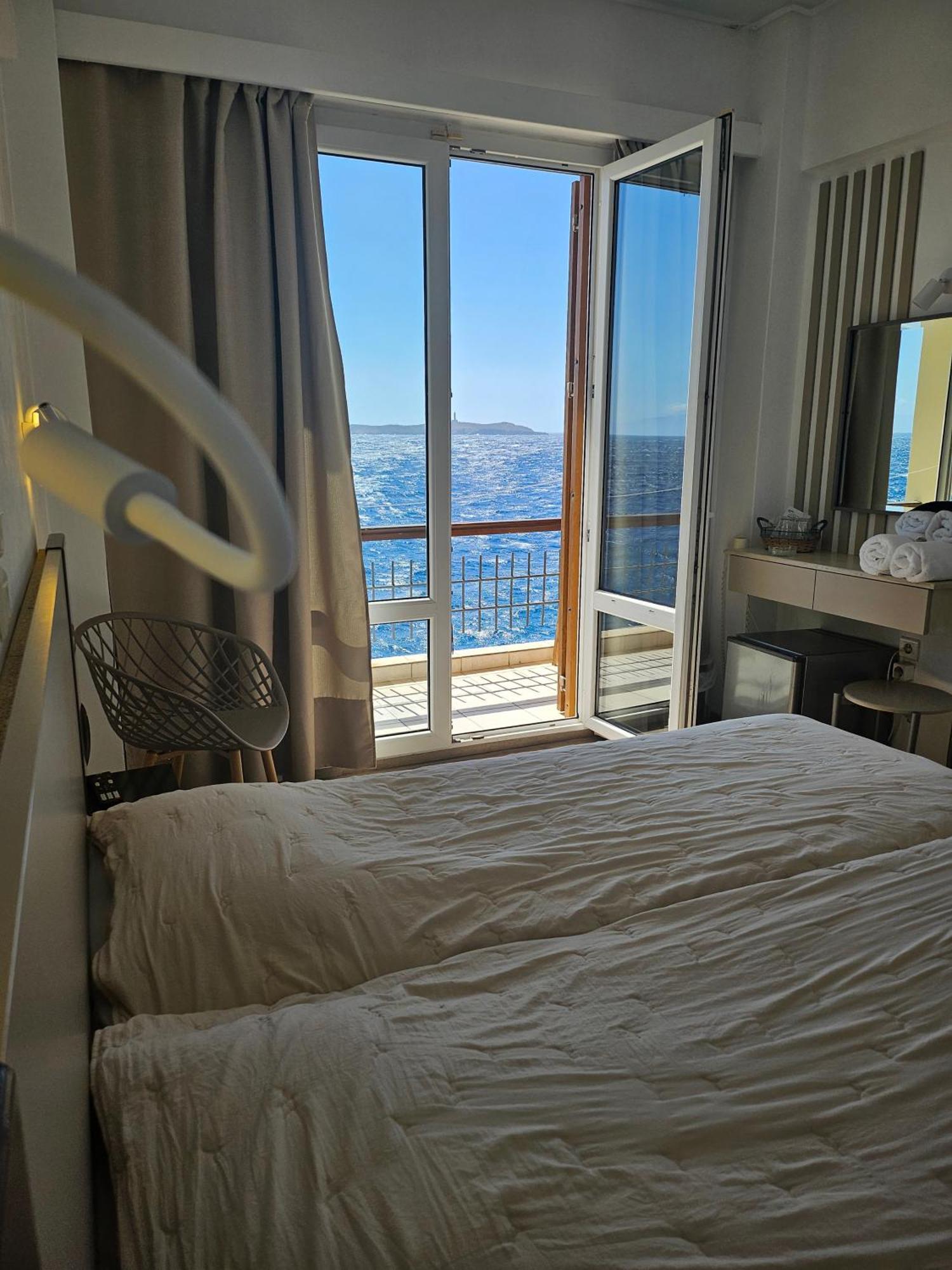 Nisaki Hotel & Elite Suites 埃尔莫波利斯 外观 照片